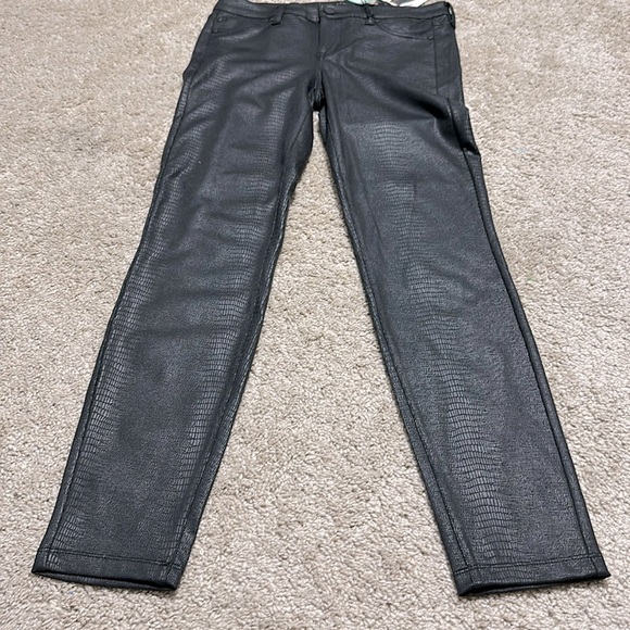LIVERPOOL Jacqueline Skinny Jean Black Leather Snake Skin Print Legging 4/27 NWT - Picture 1 of 6